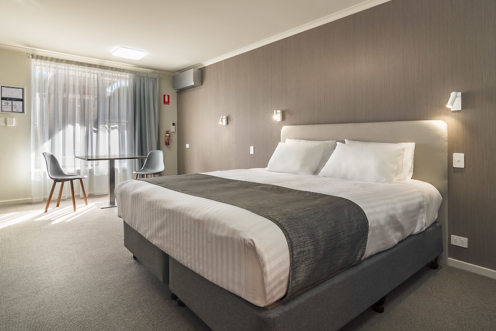 The Argosy — hotel near Devonport Airport
