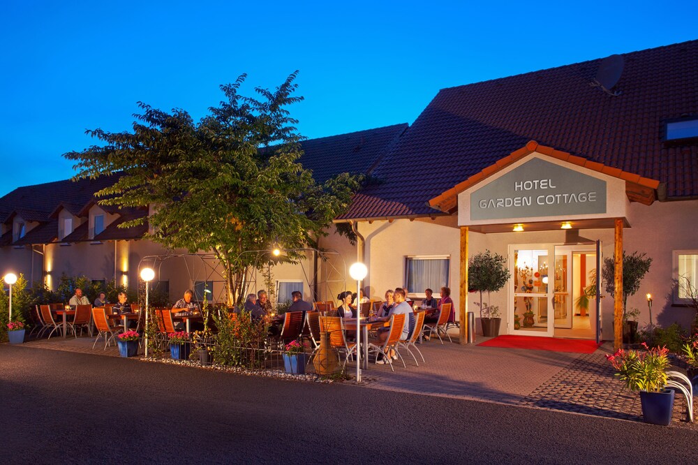 Appart Hotel Garden Cottage — hotel near Dresden Airport