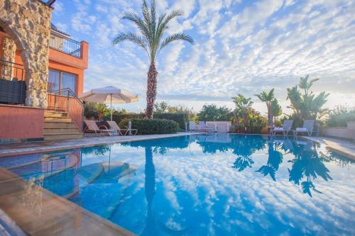 Villa Saraliana Sandy Beach Villas Heated Pool Jacuzzi Private Beach Area