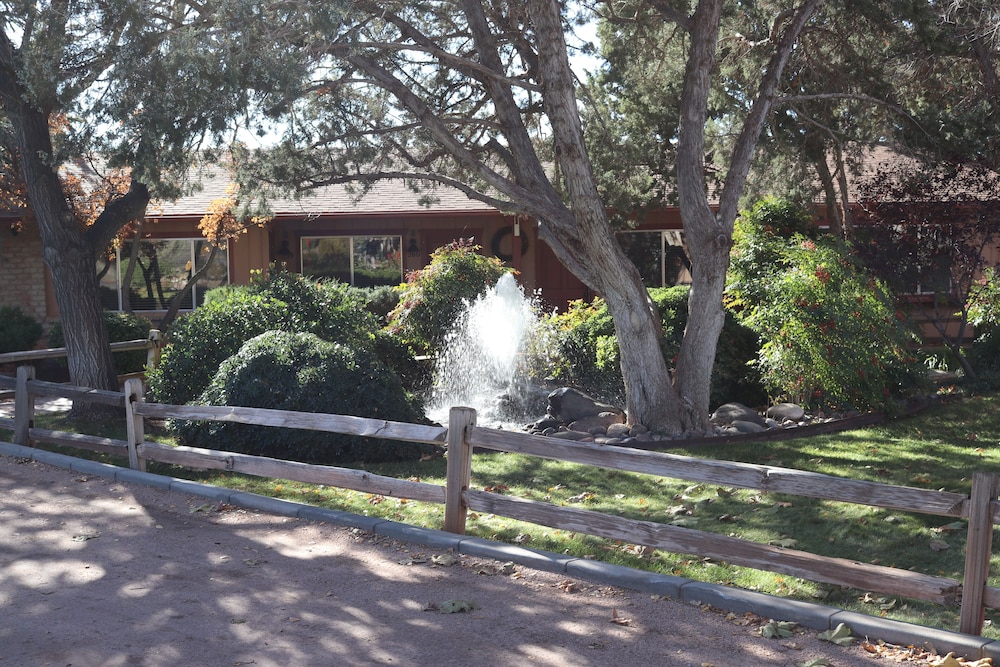 Sky Ranch Lodge - photo 62