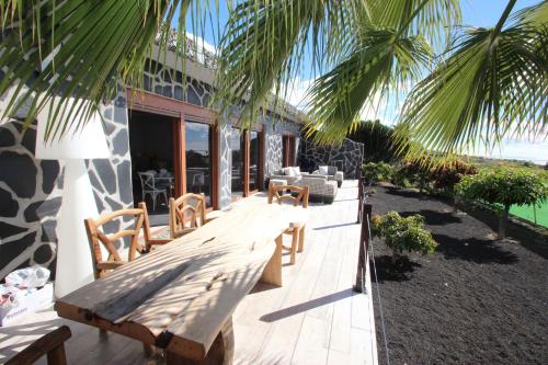 Casa Zahora Finca Sanjuan — 4-Star Luxury Hotel in Guia De Isora, Spain