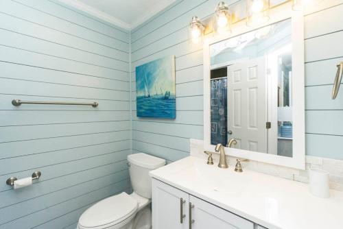 Salty But Sweet by Oak Island Accommodations - photo 19