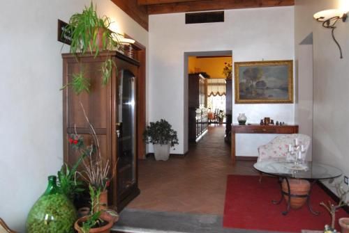 Locanda Del Vecchio Gelso — 4-Star Luxury Hotel in Burago Di Molgora, Italy