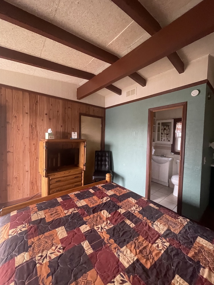 Olde Mill Inn Of Clarkston - photo 9