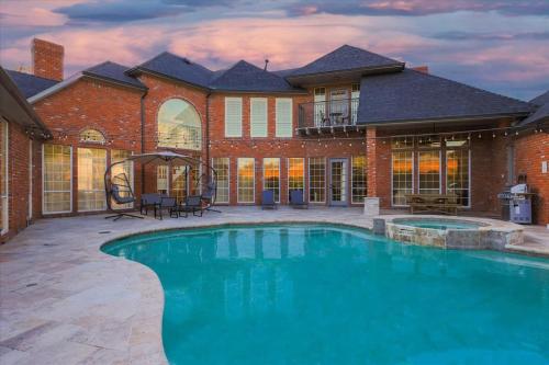 Gorgeous Vacation Home w Private Pool — 4-Star Luxury Hotel in Mesquite, United States