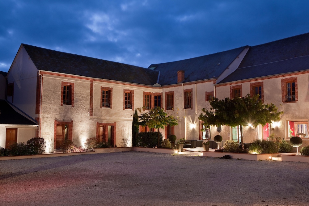 Hôtel Burgevin in Sully-Sur-Loire, France