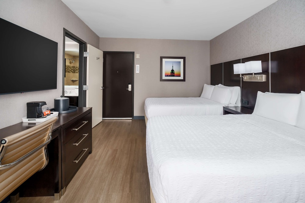 Hampton Inn Manhattan Times Square Central - photo 12