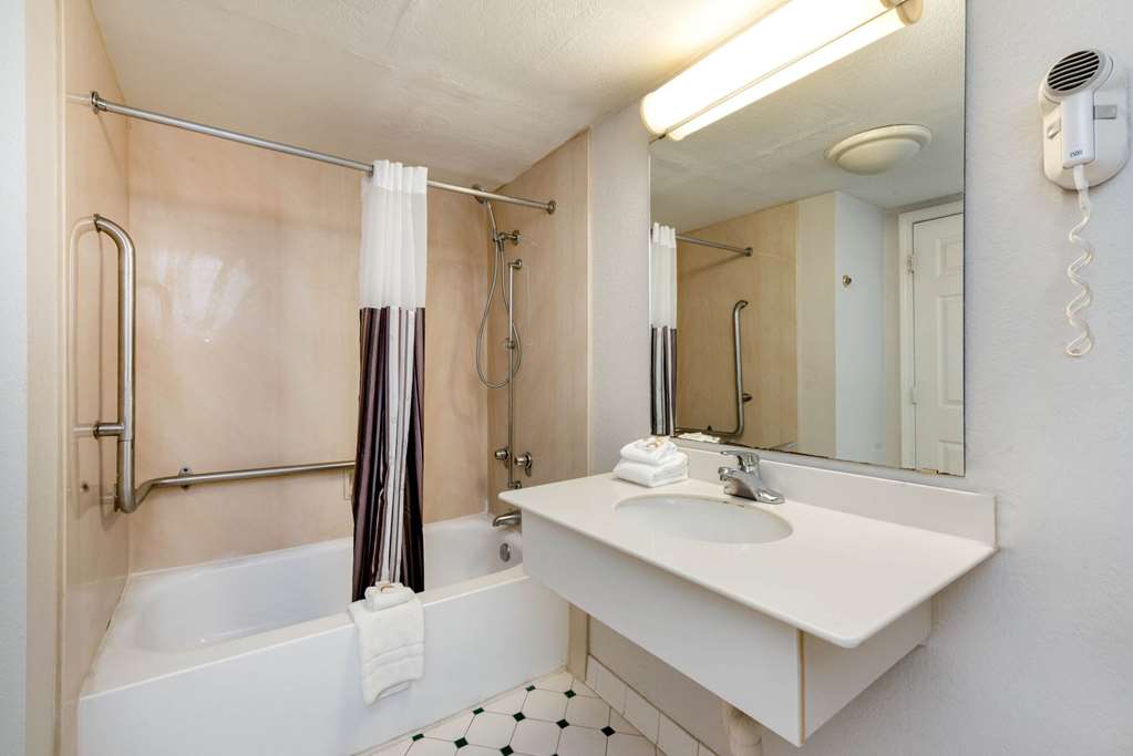 La Quinta Inn by Wyndham Bossier City - photo 30
