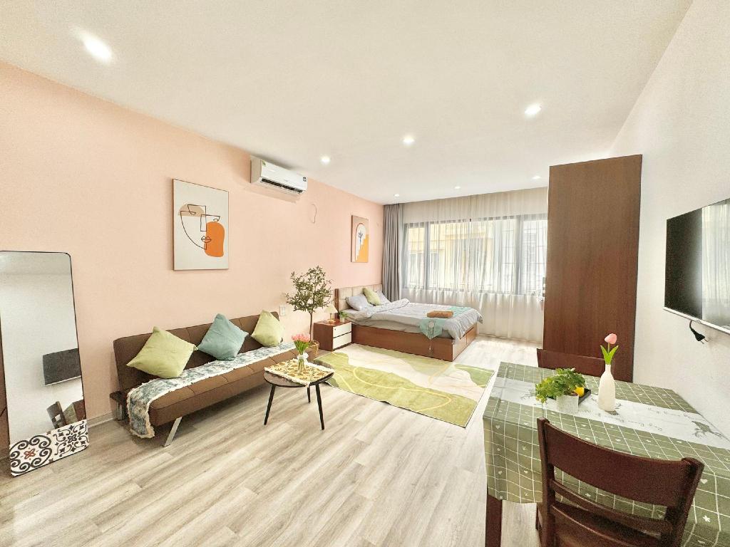 The Little Home Cù Chính Lan Modern & Comfy Apartment — 4-Star Luxury Hotel in Hanoi, Vietnam