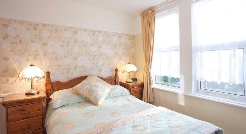 Amberlea Guest House — 4-Star Luxury Hotel in Swanage, United Kingdom