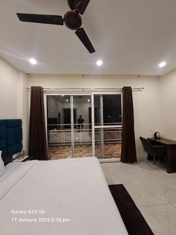The Stone Hedge - carbon neutral hotel in Manali