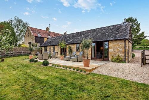 Perry Cottage — 4-Star Luxury Hotel in Stow On The Wold, United Kingdom