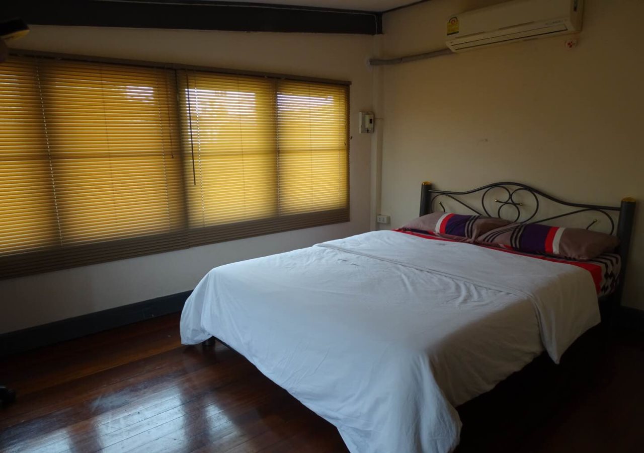 ZEN Rooms Ekkamai — hotel in Watthana