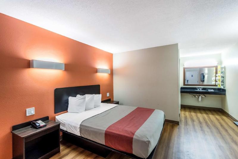 Motel 6 New Brunswick NJ - photo 7