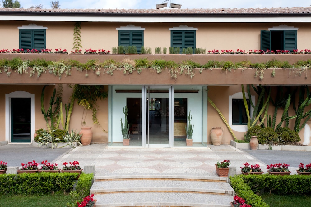 La Bruca Resort - carbon neutral hotel in Scalea