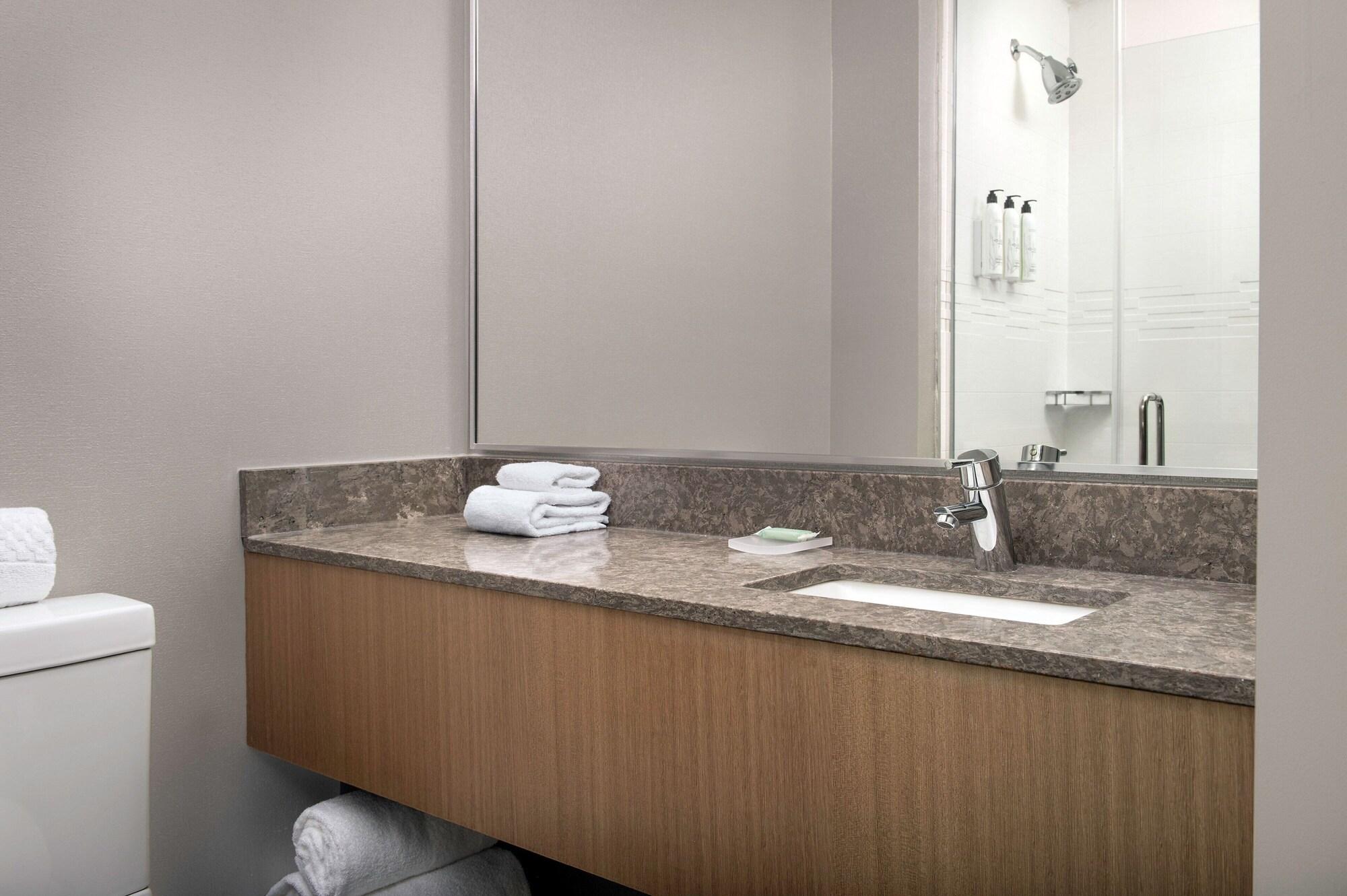SpringHill Suites by Marriott New York Queens - photo 8