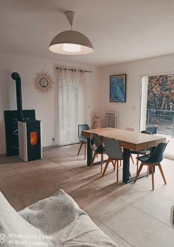 Un coin de campagne in Le Puy-Sainte-Reparade, France