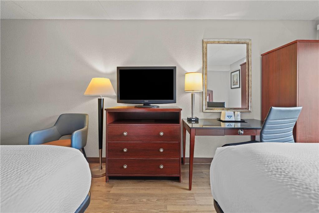 Days Inn by Wyndham Utica - photo 20
