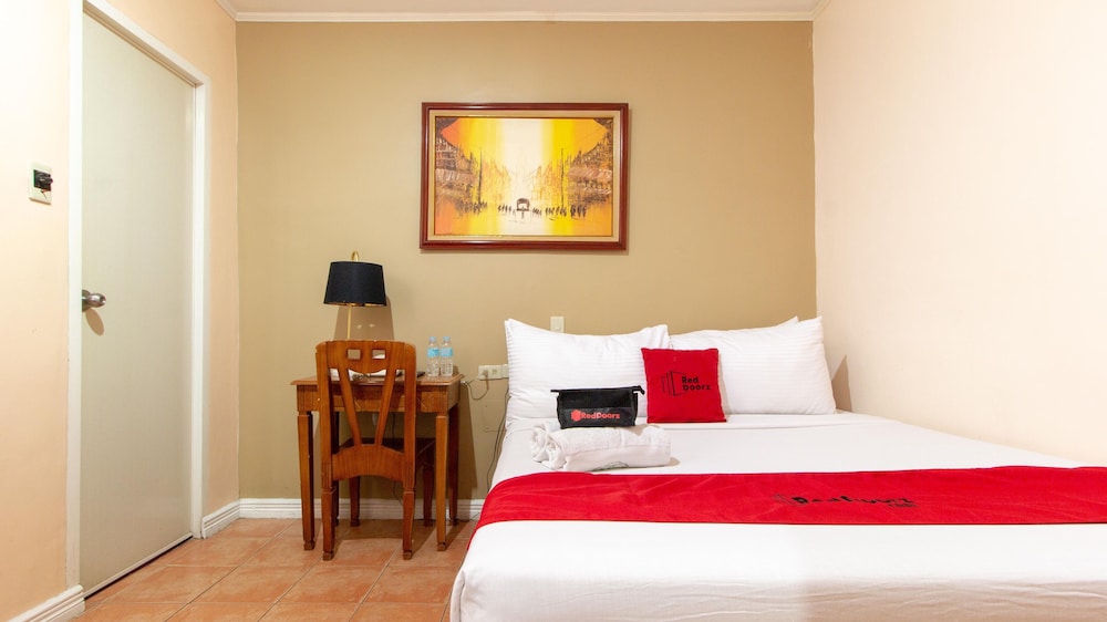 RedDoorz @ Downtown Tacloban in Tacloban, Philippines