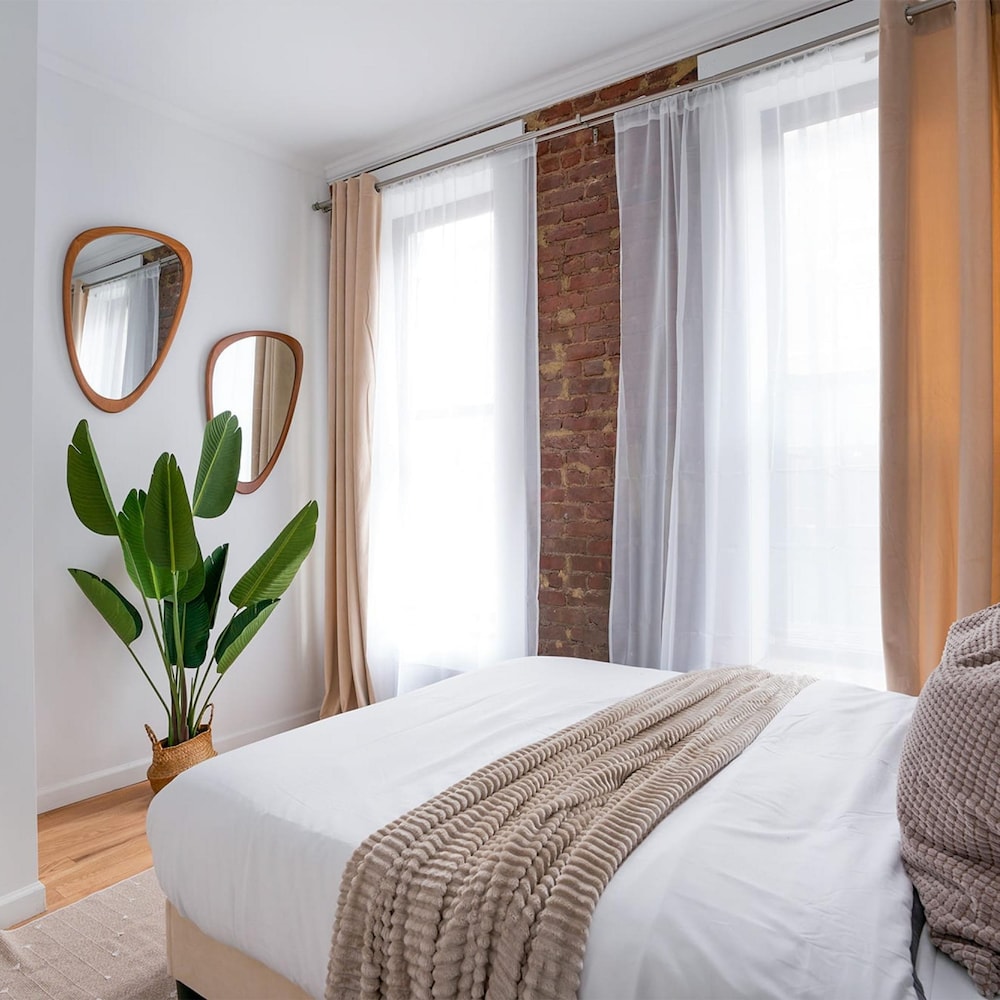 153 1G Newly Renovated 2BR Lower East Side — 4-Star Luxury Hotel in New York City, United States