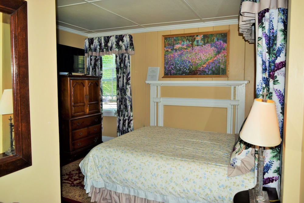 Bellevue Manor - photo 5