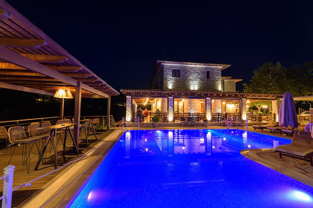 Bacchus — 4-Star Luxury Hotel in Archaia Olympia, Greece