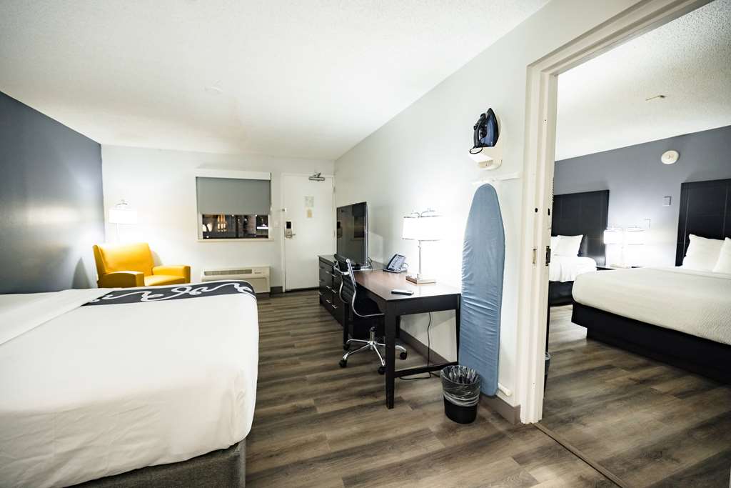 La Quinta Inn by Wyndham Tampa Near Busch Gardens - photo 38