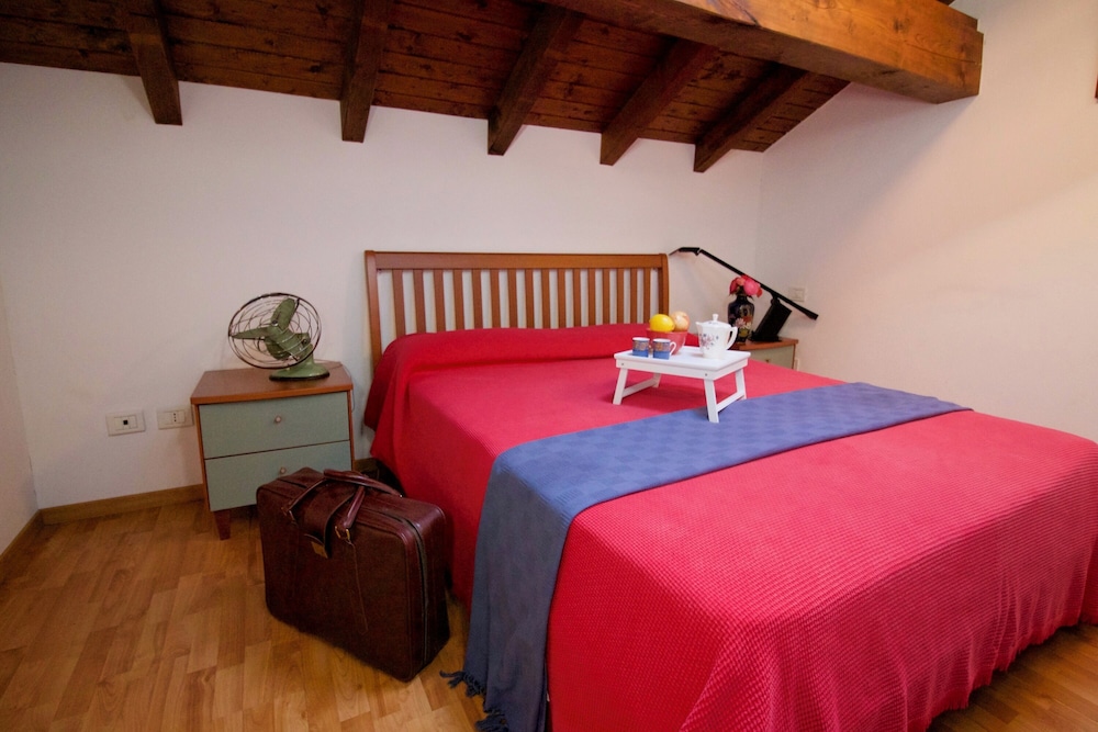 Sunflower Relax Pool and Terrace Happy Rentals — Lesa — photo 4