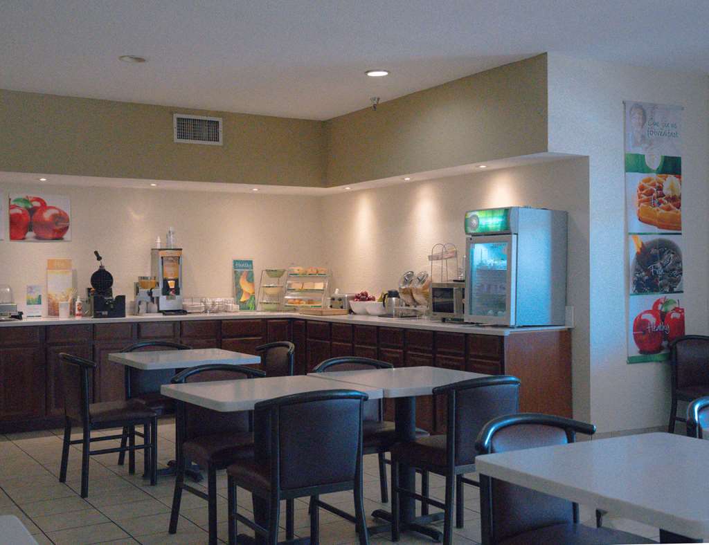 Quality Inn & Suites Yuma - photo 44