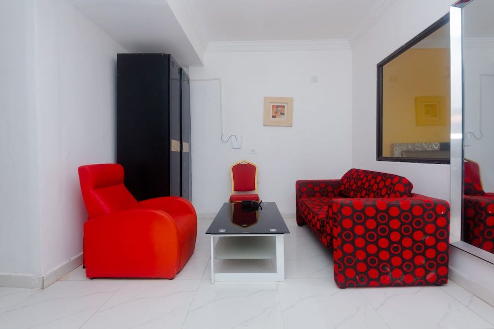 OYO 40027 Royal Palms Serviced Apartment