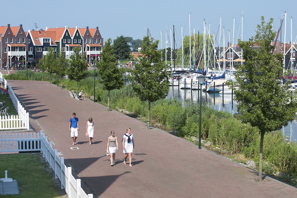 Roompot Hotel Marinapark Volendam — hotel in Volendam