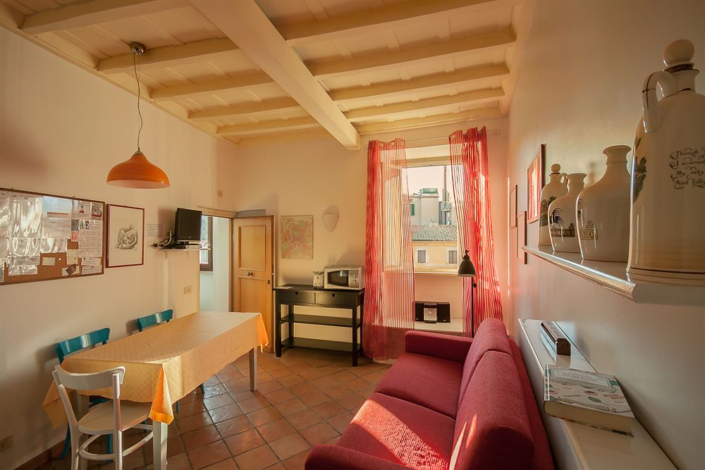 Rome Accommodation Trastevere — 4-Star Luxury Hotel in Rome, Italy