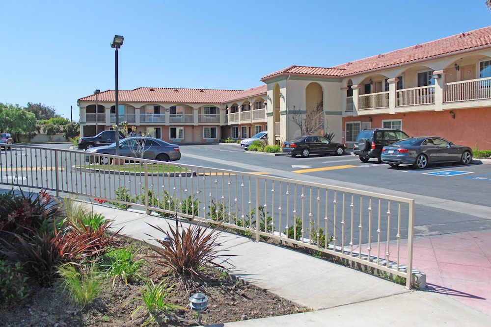 Crystal Inn Suites & Spas - photo 35