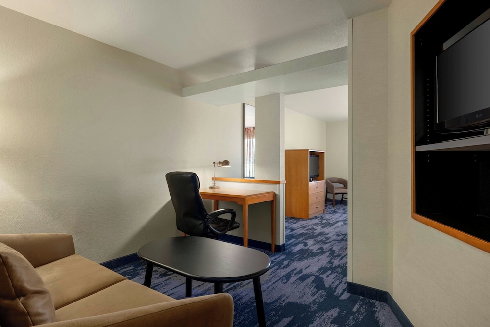 Fairfield Inn & Suites by Marriott Springdale - photo 16