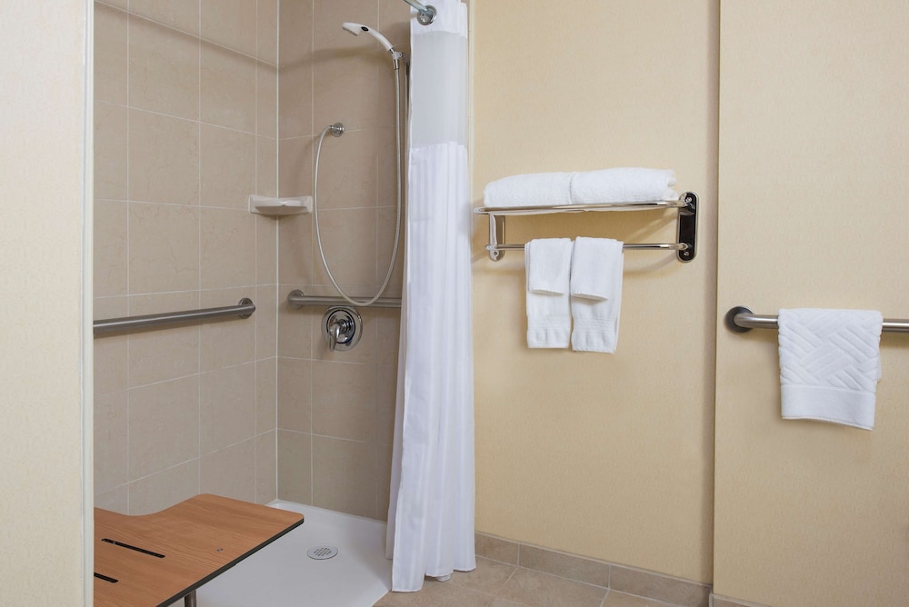 DoubleTree by Hilton Hotel Grand Rapids Airport - photo 49