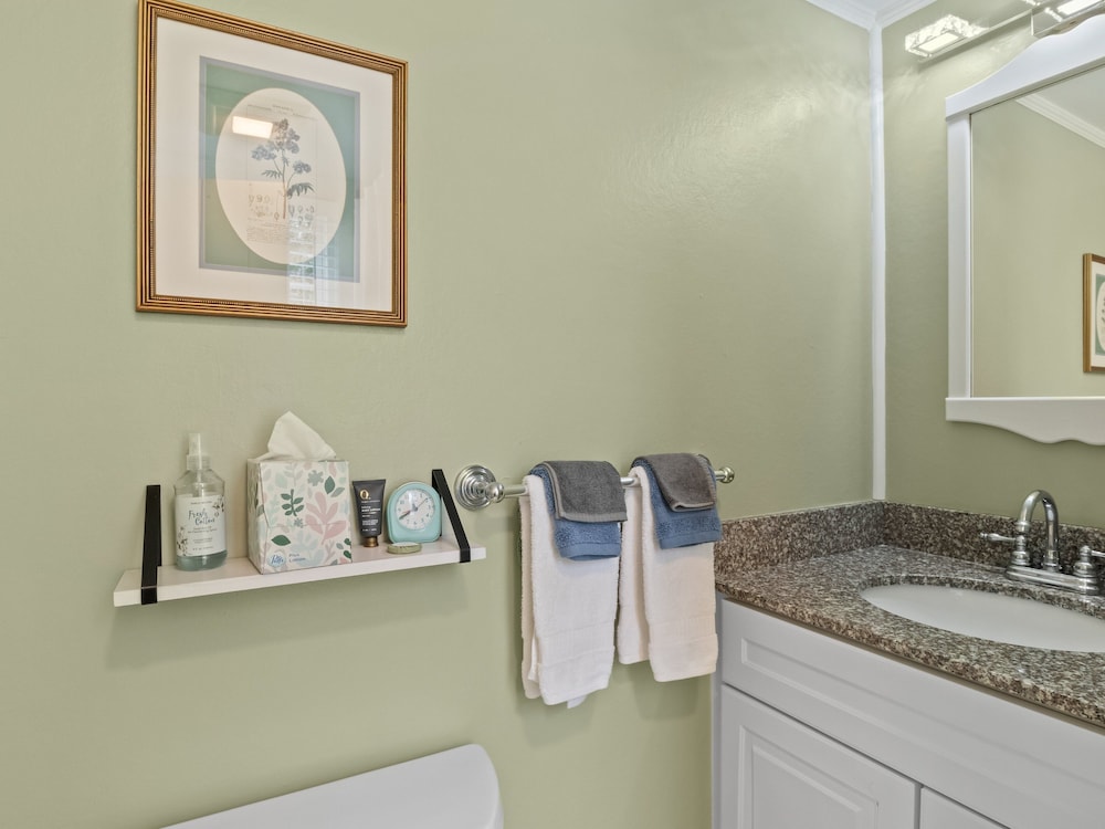 The Seagrove Suites & Guest Rooms - photo 45