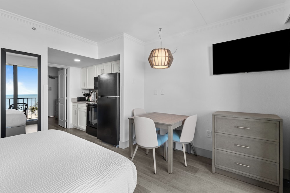 Compass Cove Resort - photo 100