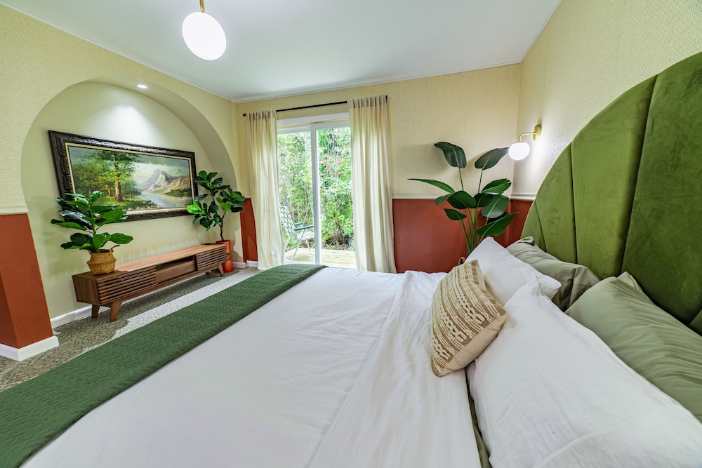 The Springs Motel - photo 13