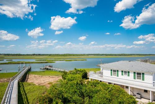 Two Buoys And A Gull by Oak Island Accommodations - photo 27