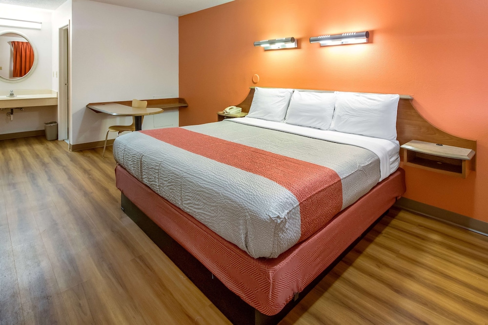Motel6 Dayton Englewood - photo 9