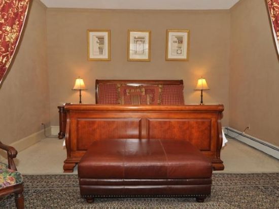 Bayberry Inn of Newport - photo 12