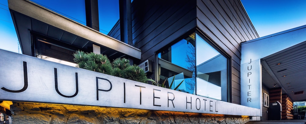 Jupiter Hotel - photo 24