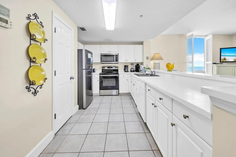 Majestic Beach Towers 1 1615 - photo 21