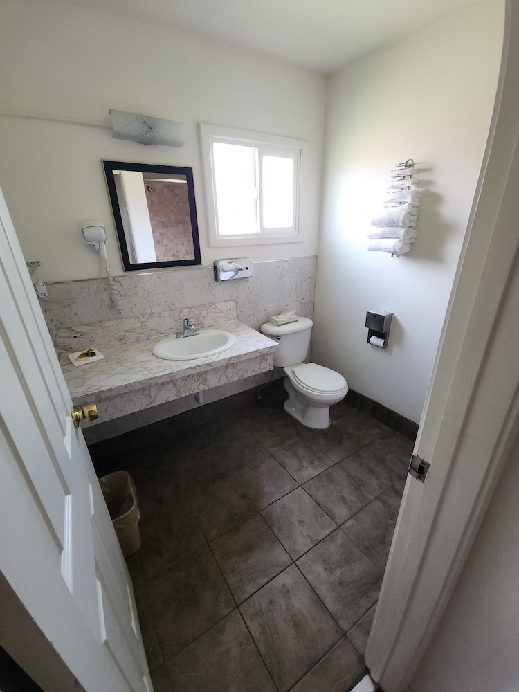 North Coast Inn - photo 17