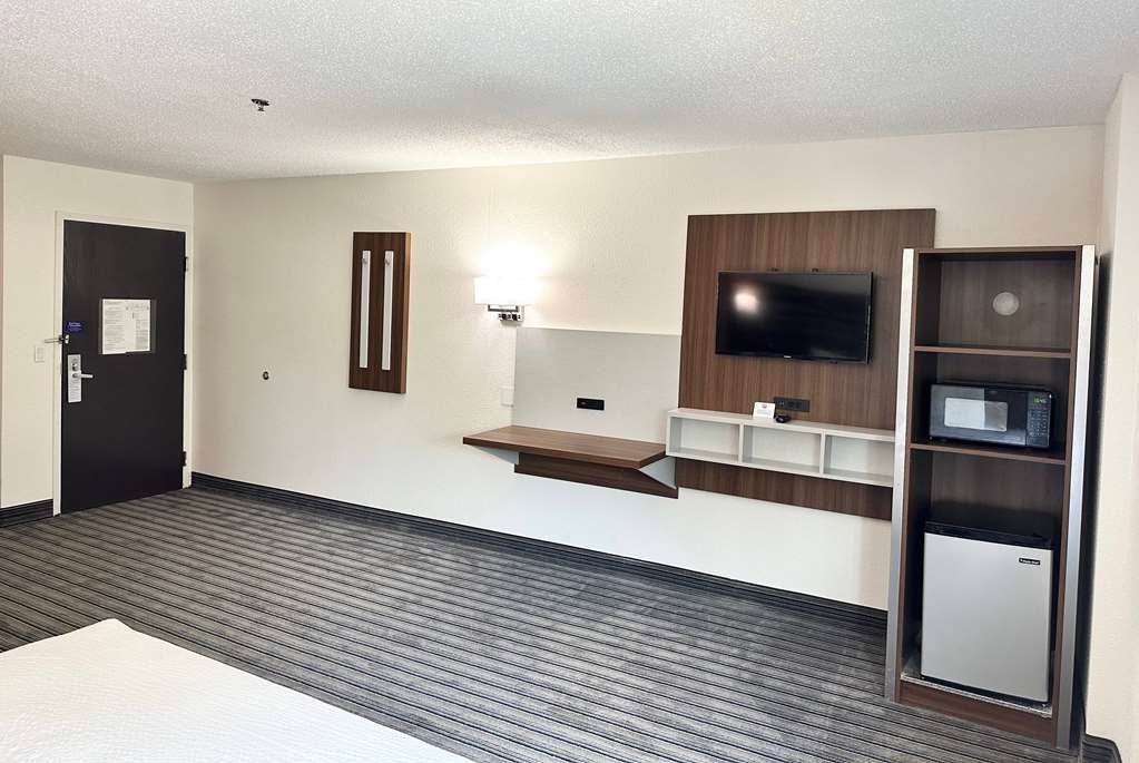 Ramada by Wyndham Lithia Springs Atlanta - photo 9