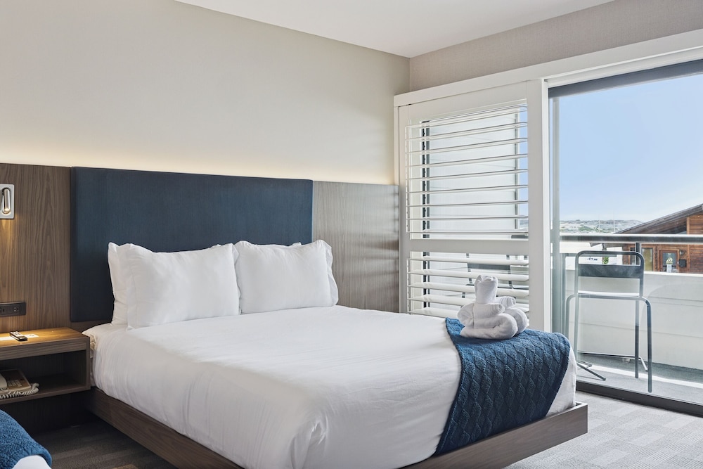 456 Embarcadero Inn & Suites - photo 32