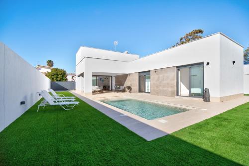 Villa Tres Mares — 4-Star Luxury Hotel in Chiclana De La Frontera, Spain