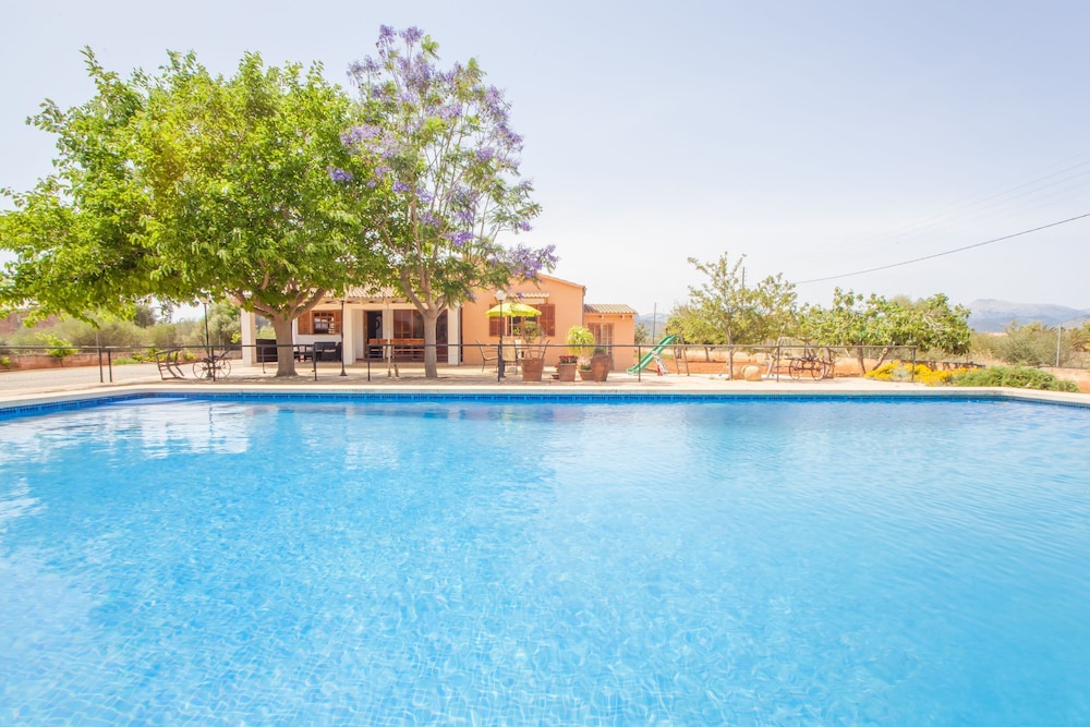 Ca'n Canastro — 4-Star Luxury Hotel in Binissalem, Spain