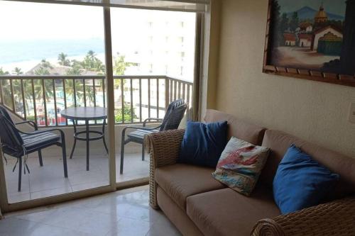 Escapada Costera D516 in Ixtapa, Mexico