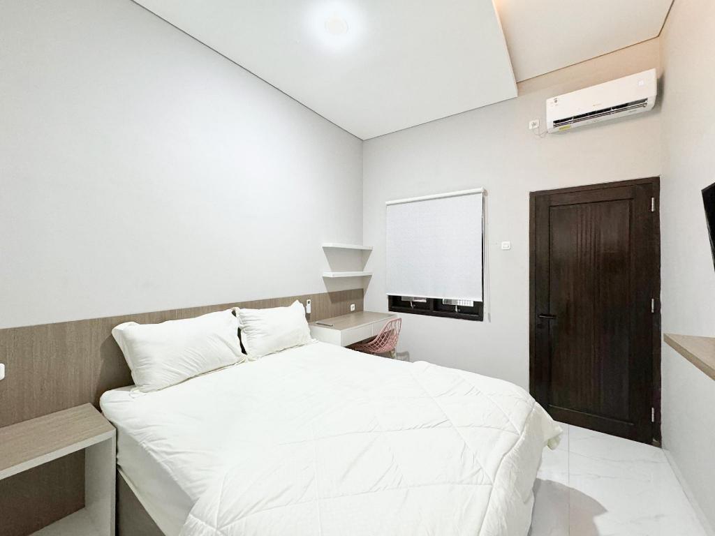 Griya Banyuanyar Syariah Near Graha Saba Buana Mitra RedDoorz in Surakarta, Indonesia